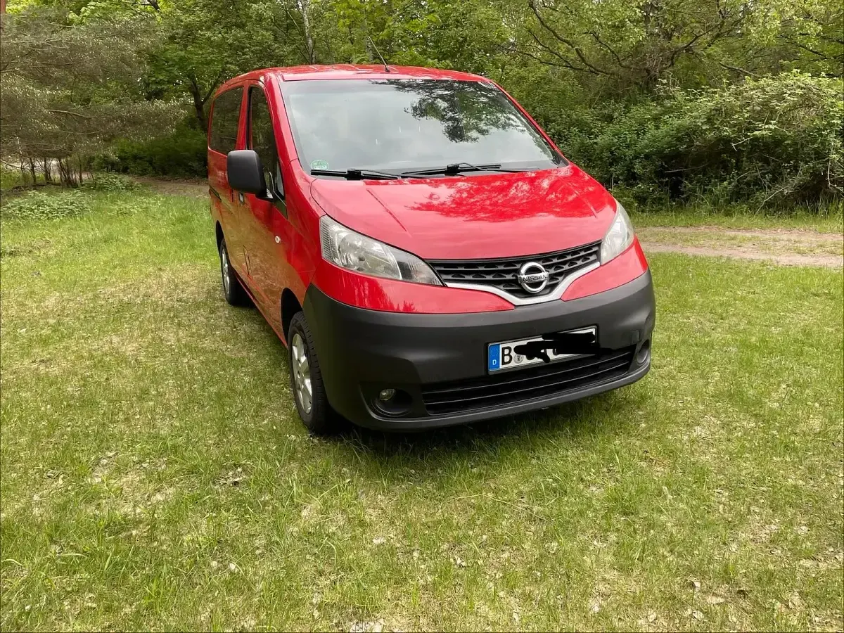 Gebraucht Nissan NV200 90 PS (66 kW) 2012 Rot Van / Kleinbus