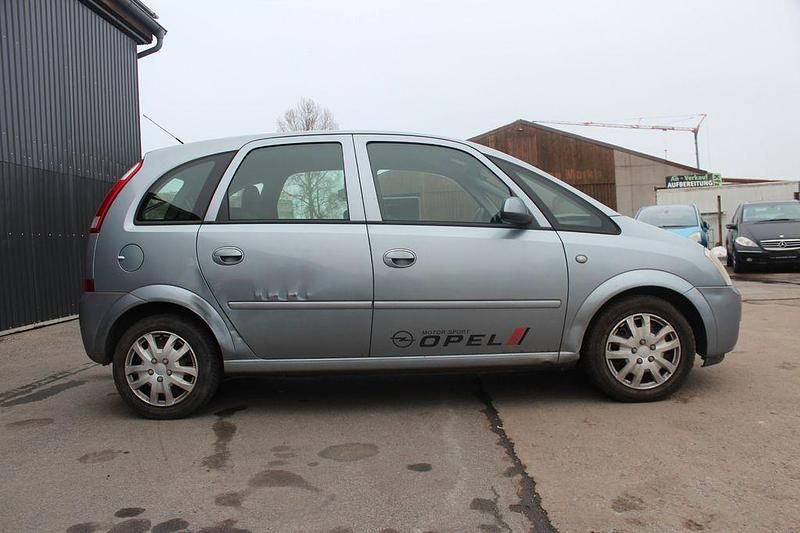 Używany Opel Meriva Edition 101 KM (74 kW) 2005 Srebrny Minivan