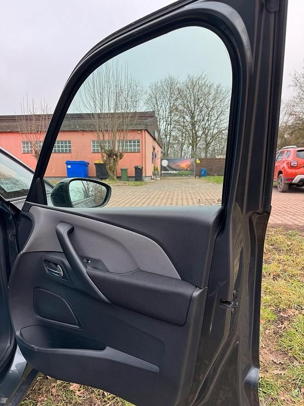 Gebraucht Citroën C4 110 PS (80 kW) 2017 Grau Van / Kleinbus