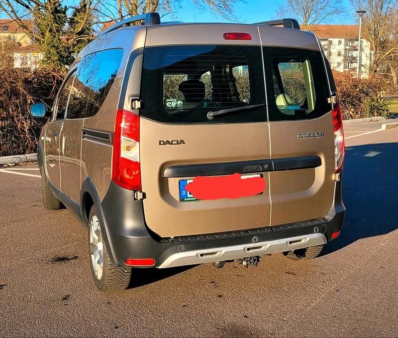 Gebraucht Dacia Dokker 95 PS (69 kW) 2019 Andere farben Van / Kleinbus