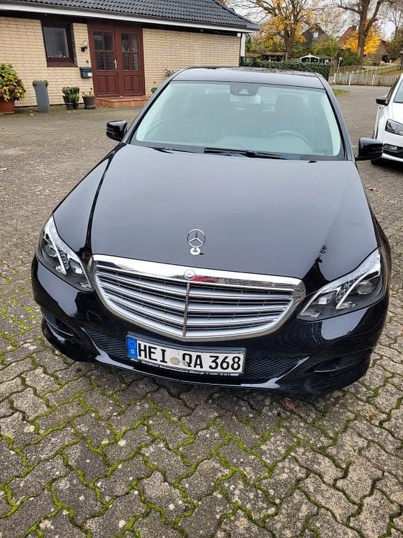 Gebraucht Mercedes E200 136 PS (100 kW) 2014 Schwarz Limousine