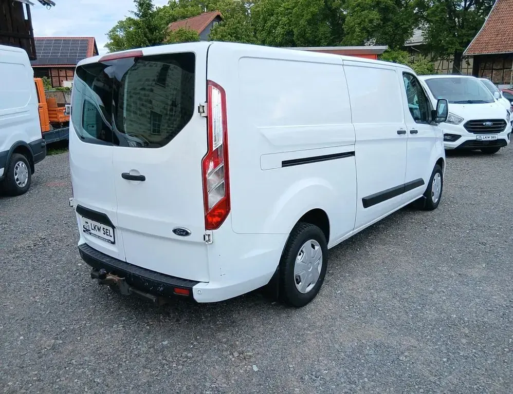 Gebraucht Ford Transit Custom 131 PS (96 kW) 2018 Weiß Van / Kleinbus
