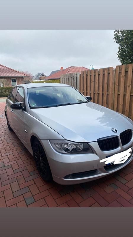 Gebraucht BMW 320 170 PS (125 kW) 2007 Silber Limousine