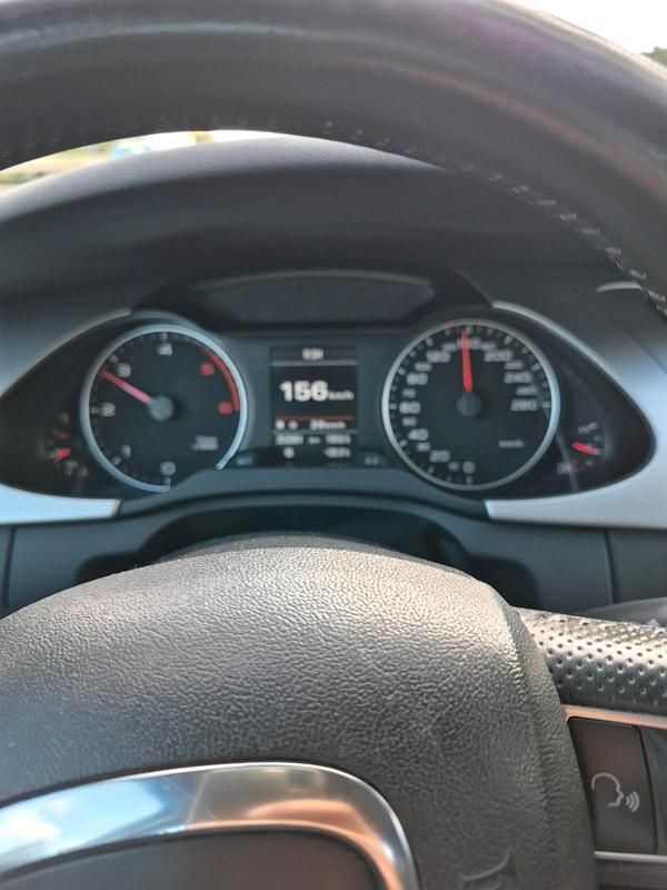 Gebraucht Audi A4 143 PS (105 kW) 2010 Schwarz Limousine