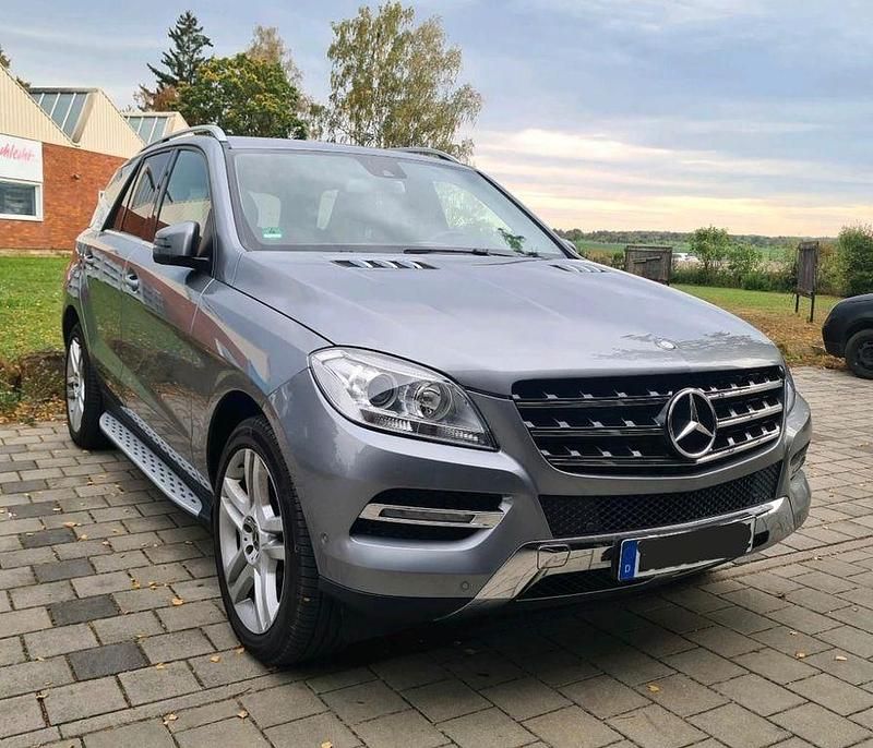 Gebraucht Mercedes ML350 258 PS (189 kW) 2012 Grau SUV