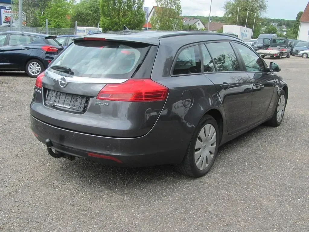 Używany Opel Insignia 131 KM (96 kW) 2011 Szary Kombi