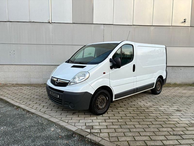 Weiß Gebraucht 2014 Opel Vivaro Van / Kleinbus | 3.999 € (Superpreis) - Bild 1/4