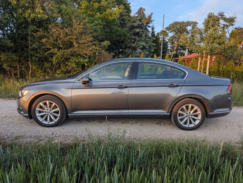 Gebraucht 2015 VW Passat Highline Limousine | 10.899 € (Fairer Preis) - Bild 1/4