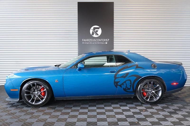 Gebraucht Dodge Challenger 491 PS (361 kW) 2022 Frostbite blue Coupé