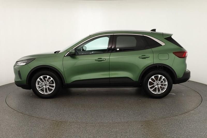 Neu Ford Kuga Titanium 186 PS (136 kW) 2025 Grün SUV