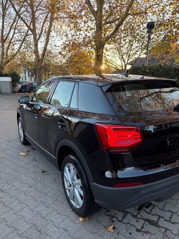 Gebraucht Audi Q2 Basis 150 PS (110 kW) 2017 Schwarz SUV
