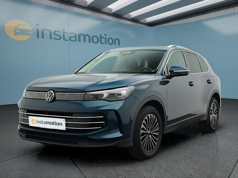 Blau Gebraucht 2024 VW Tiguan SUV | 40.849 € (Etwas zu teuer) - Bild 1/4