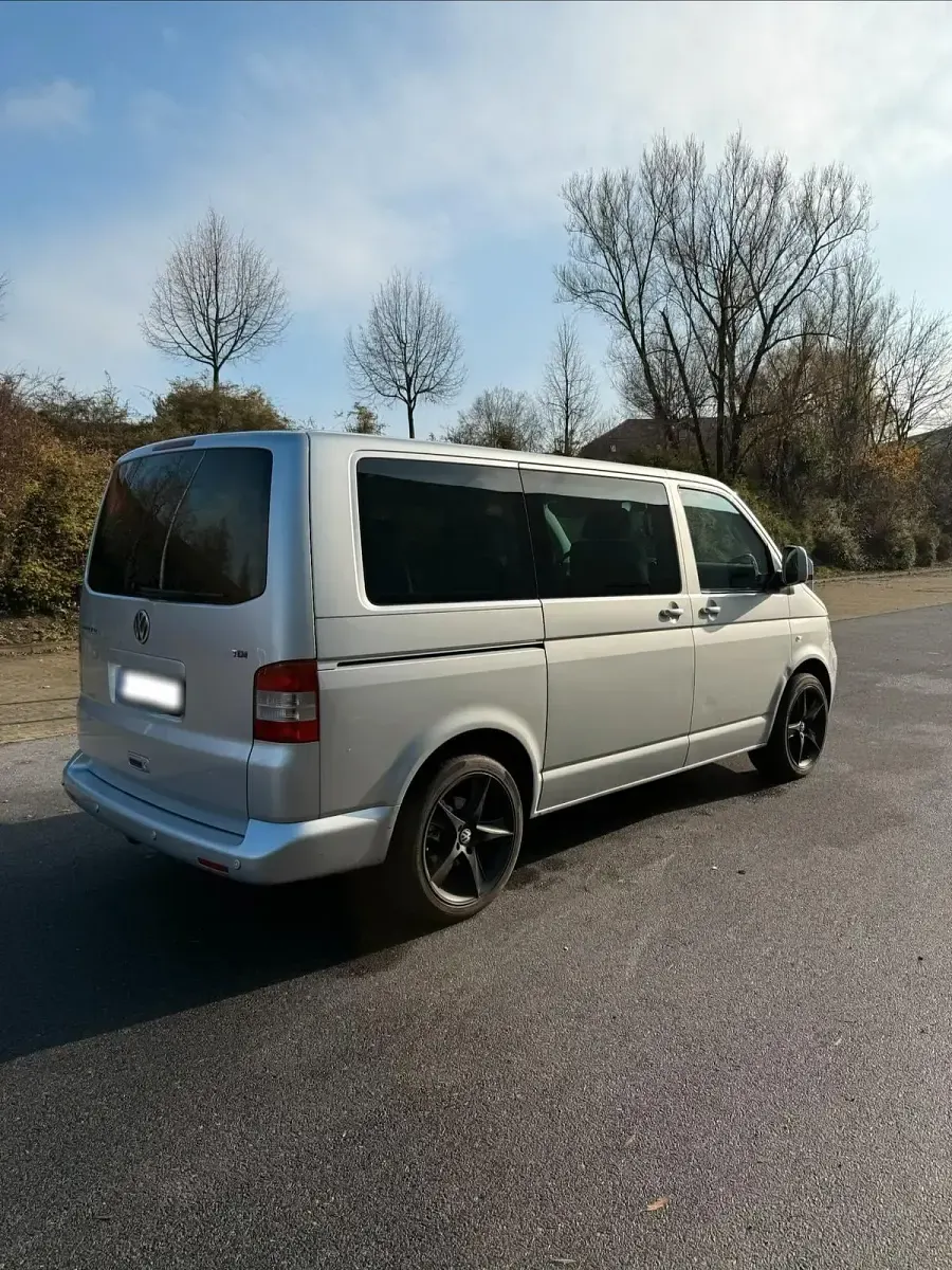 Gebraucht VW T5 131 PS (96 kW) 2005 Silber Van