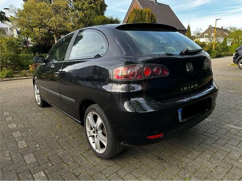 Second-hand Seat Ibiza 86 CP (63 kW) 2009 Negru Hatchback