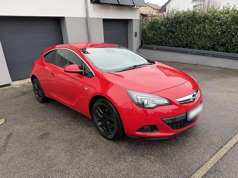 Gebraucht Opel Astra GTC Innovation 165 PS (121 kW) 2012 Rot Limousine
