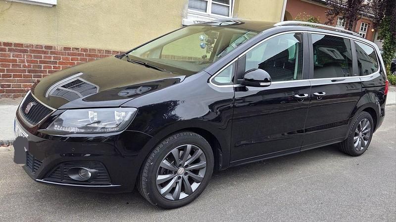 Schwarz Gebraucht 2015 Seat Alhambra Ecomotive Van / Kleinbus | 17.900 € (Guter Preis) - Bild 1/4