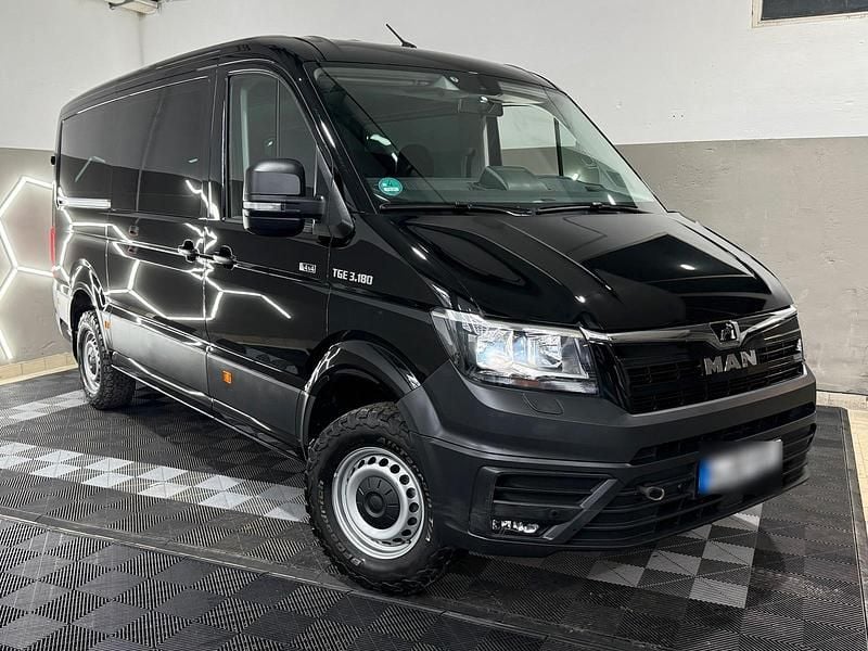 Second-hand MAN TGE 177 CP (130 kW) 2020 Negru Van