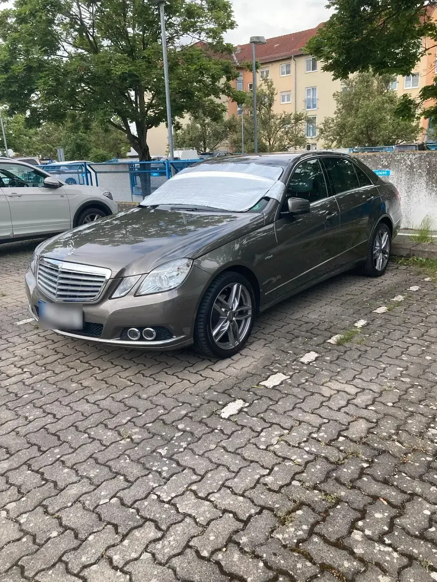 Gebraucht Mercedes E200 184 PS (135 kW) 2009 Silber Limousine