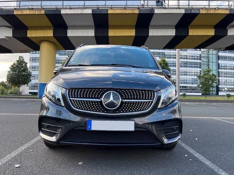 Gebraucht Mercedes V300 Edition 239 PS (175 kW) 2019 Grau Van / Kleinbus