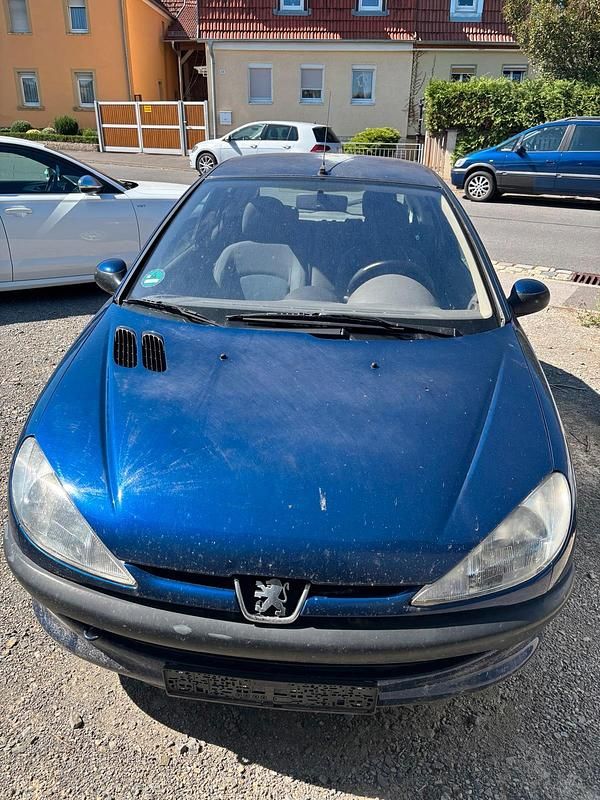 Blau Gebraucht 2001 Peugeot 206 Kleinwagen | 400 € (Fairer Preis) - Bild 1/4