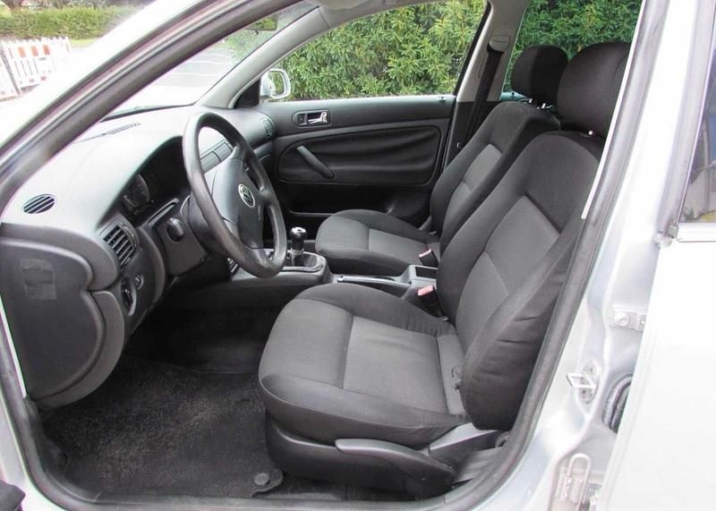 Gebraucht VW Passat 116 PS (85 kW) 2001 Silber Kombi