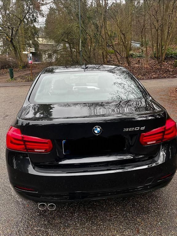Gebraucht BMW 320 163 PS (119 kW) 2018 Schwarz Limousine