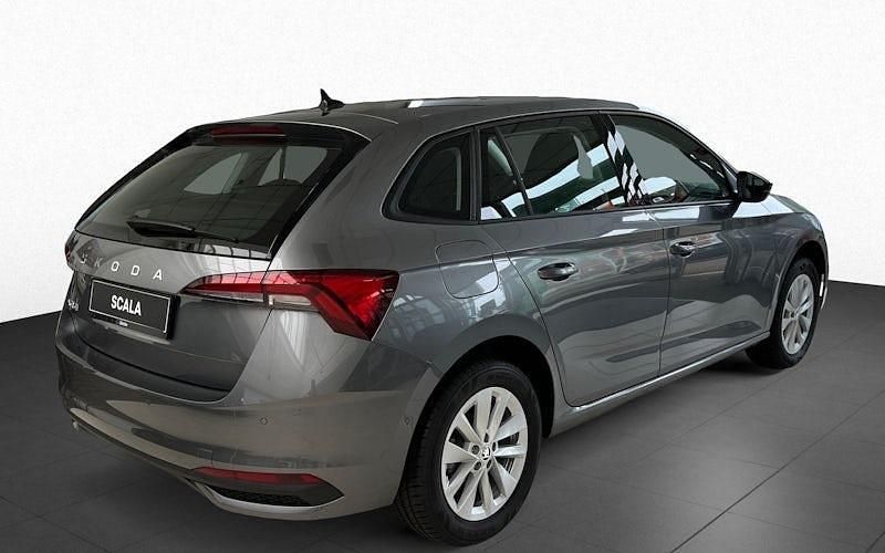 Gebraucht Skoda Scala Selection 116 PS (85 kW) 2024 Graphite grau metallic Kleinwagen