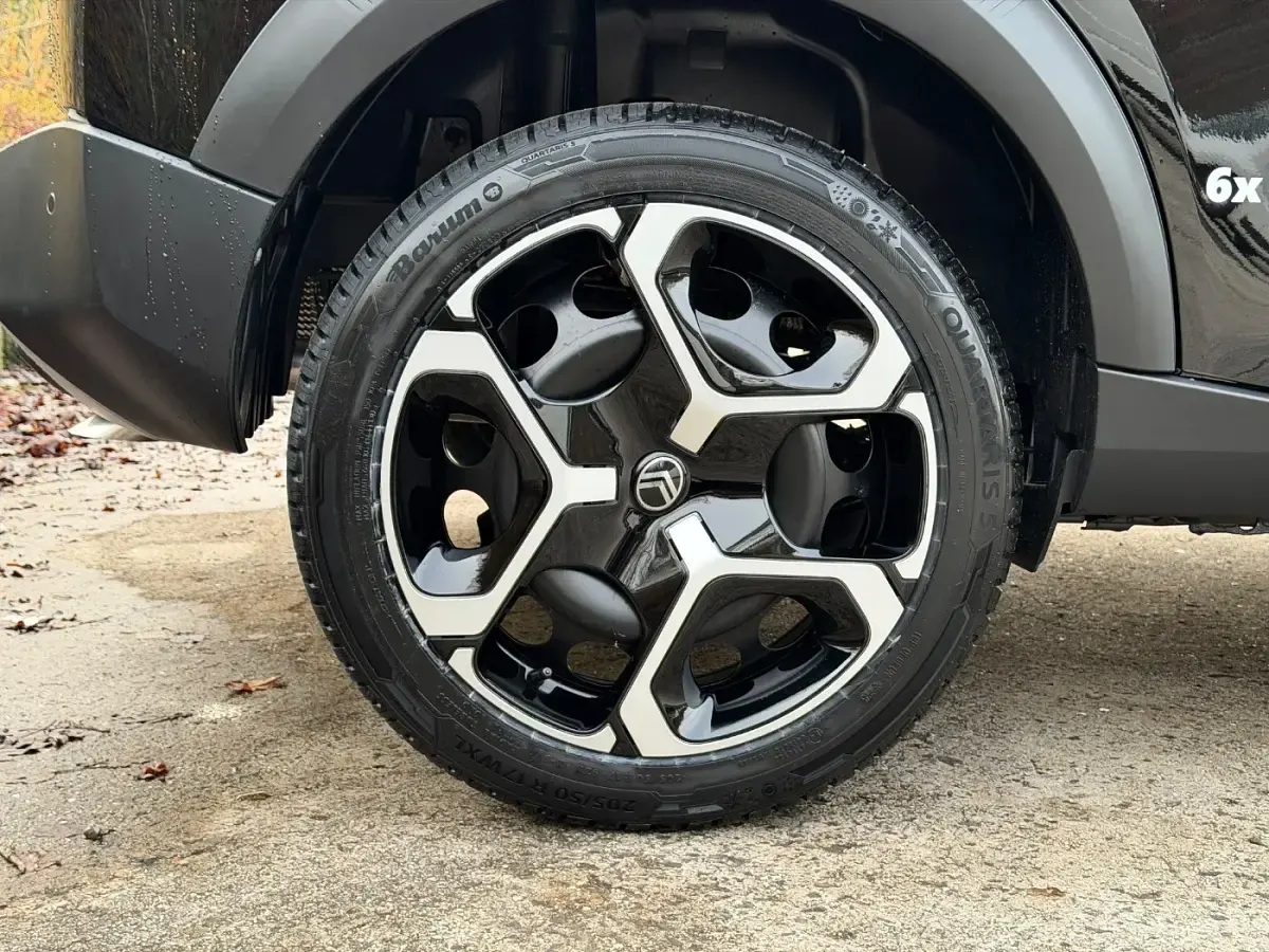 Gebraucht Citroën C3 101 PS (74 kW) 2025 Perla neraschwarz Kleinwagen