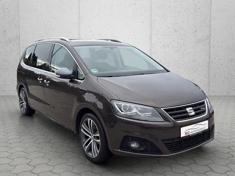 Braun Gebraucht 2019 Seat Alhambra FR-Line Van / Kleinbus | 24.990 € (Etwas zu teuer) - Bild 1/4