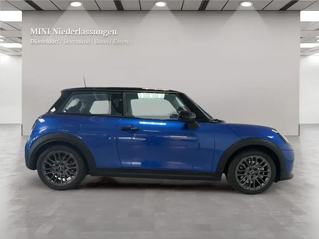 Gebraucht Mini Cooper 156 PS (114 kW) 2025 Blau Kleinwagen