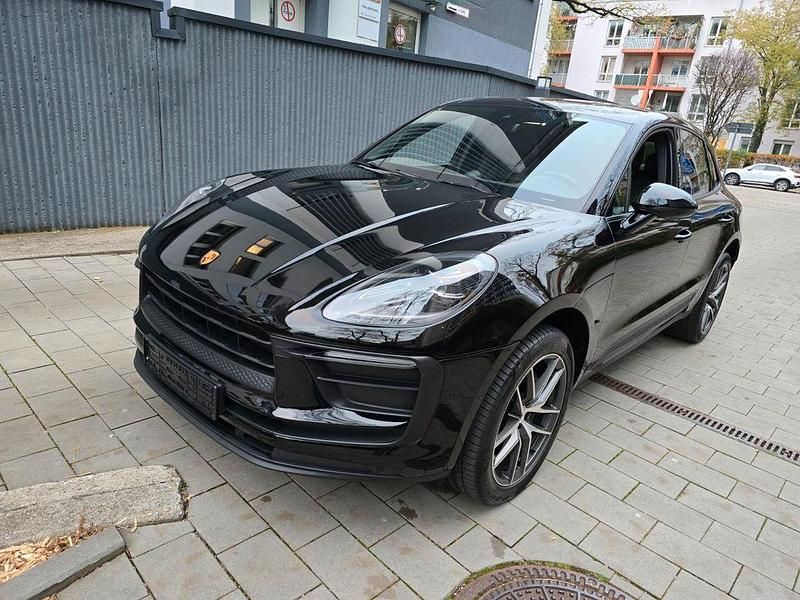 Schwarz Gebraucht 2022 Porsche Macan SUV | 57.999 € (Guter Preis) - Bild 1/4