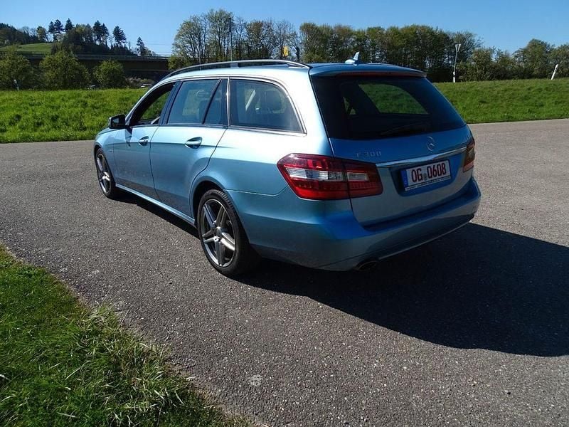 Usata Mercedes E300 231 CV (169 kW) 2011 Blu Station wagon