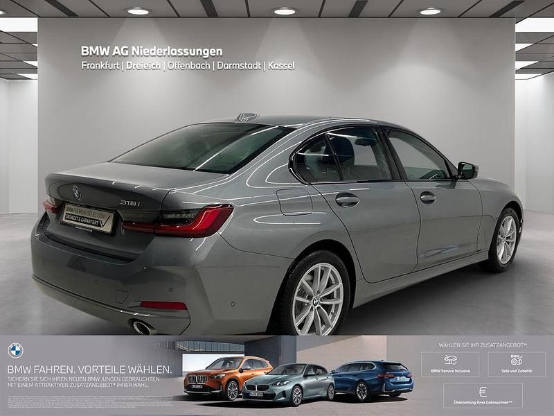 Gebraucht BMW 318 156 PS (114 kW) 2024 Grau Limousine
