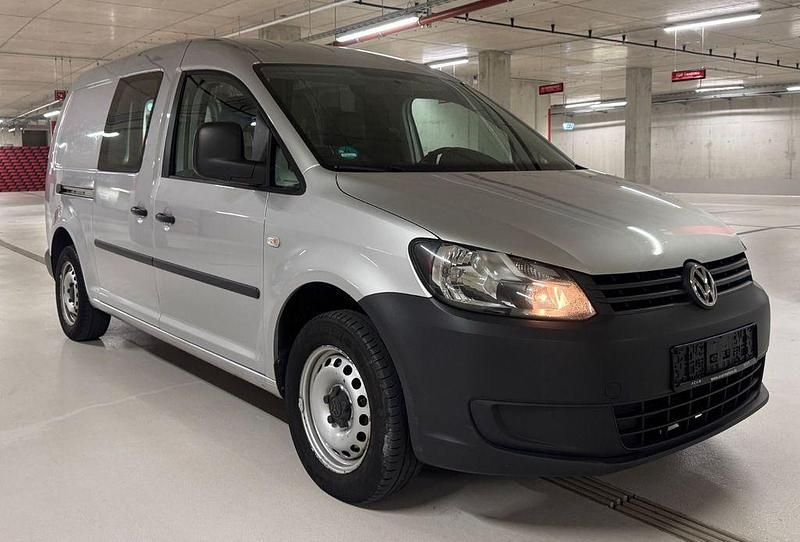 Silber Gebraucht 2012 VW Caddy Maxi Van / Kleinbus | 7.990 € (Guter Preis) - Bild 1/4