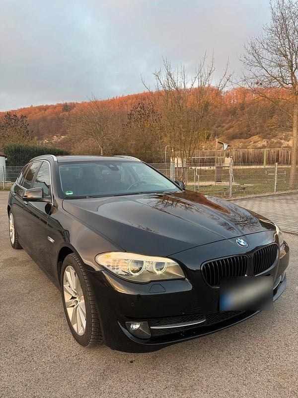 Gebraucht BMW 525 218 PS (160 kW) 2012 Schwarz Kombi