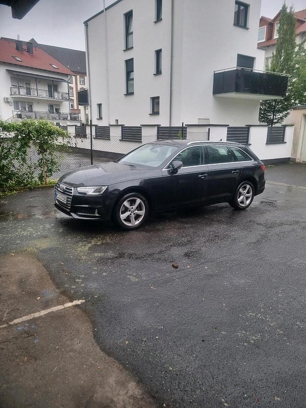 Gebraucht Audi A4 Sport 150 PS (110 kW) 2019 Schwarz Kombi