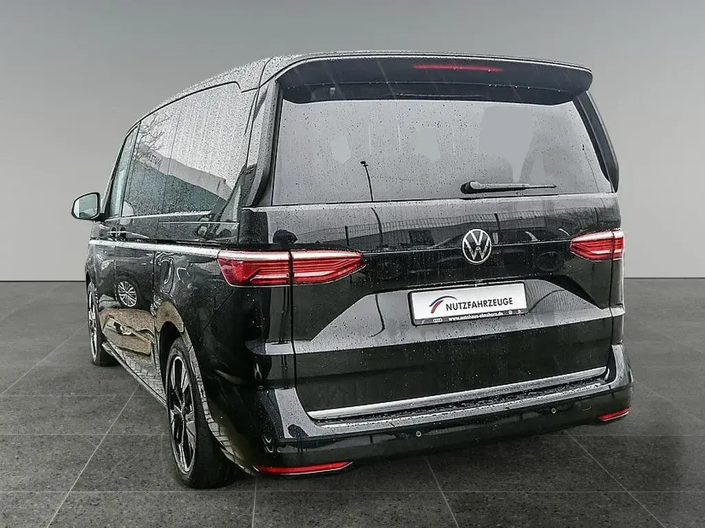 Gebraucht VW Multivan Style 150 PS (110 kW) 2024 Schwarz Van / Kleinbus