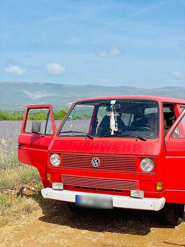Second-hand VW Multivan 82 CP (60 kW) 1984 Roșu Monovolum