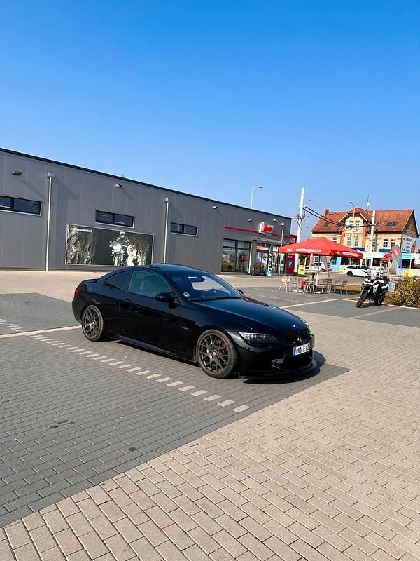 Schwarz Gebraucht 2007 BMW 325 Coupé | 5.200 € - Bild 1/4