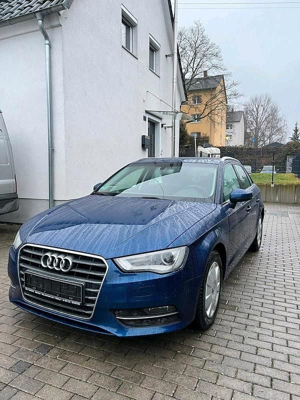 Gebraucht Audi A3 Sportback 110 PS (80 kW) 2016 Blau Kleinwagen