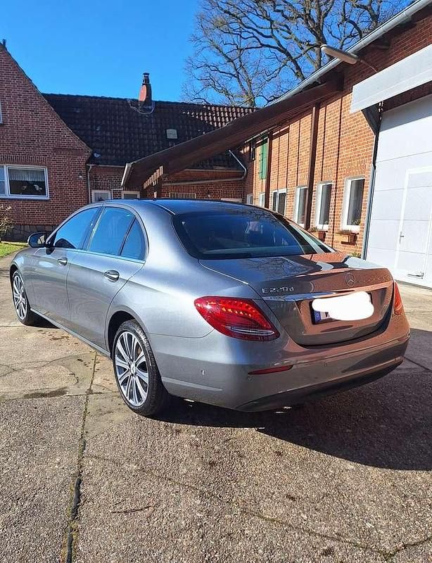 Gebraucht Mercedes E220 194 PS (142 kW) 2016 Grau Limousine