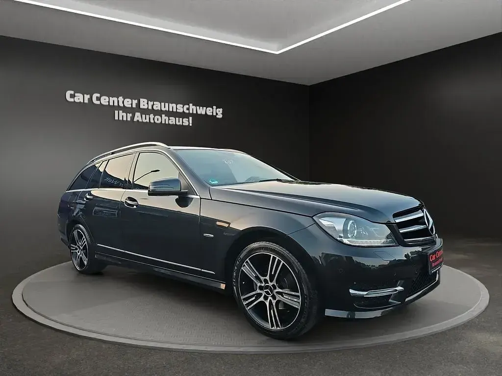 Gebraucht Mercedes C180 AMG 156 PS (114 kW) 2014 Schwarz Kombi