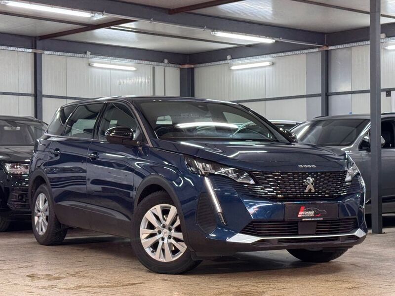Blau Gebraucht 2023 Peugeot 5008 Active Van / Kleinbus | 17.890 € (Guter Preis) - Bild 1/4