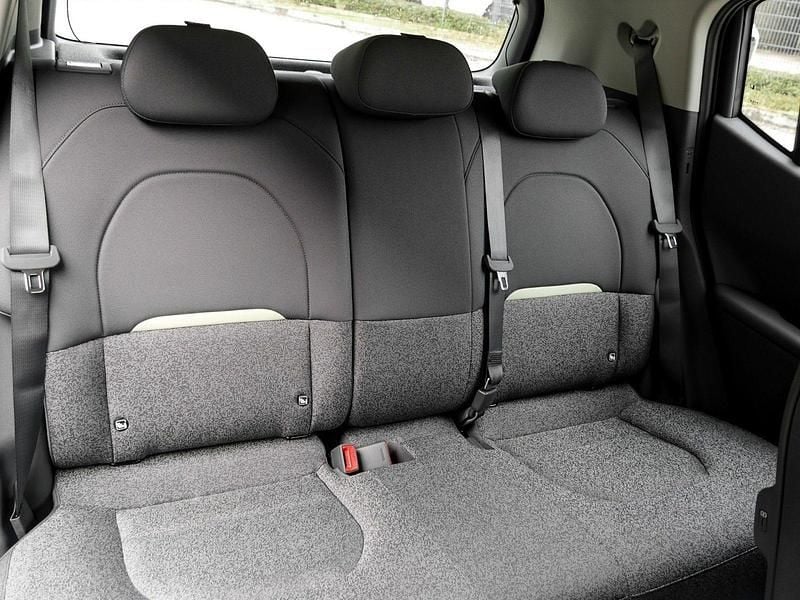 Neu Kia EV2 Air 106 kW (145 PS) 2026 Schwarz SUV