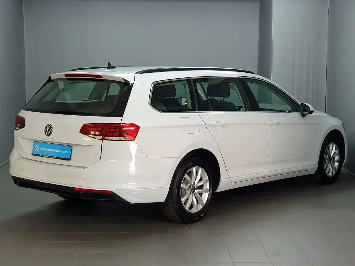 Gebraucht VW Passat Business 150 PS (110 kW) 2023 Kombi
