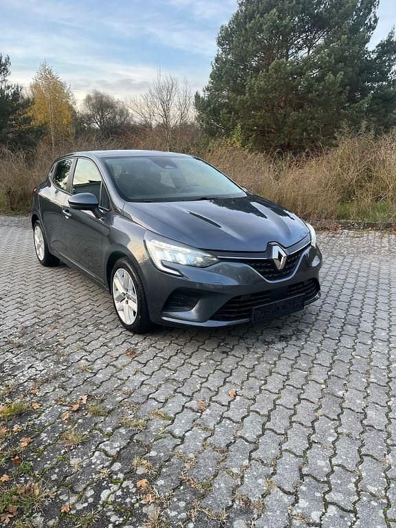 Grau Gebraucht 2021 Renault Clio V Zen Limousine | 10.950 € (Guter Preis) - Bild 1/4