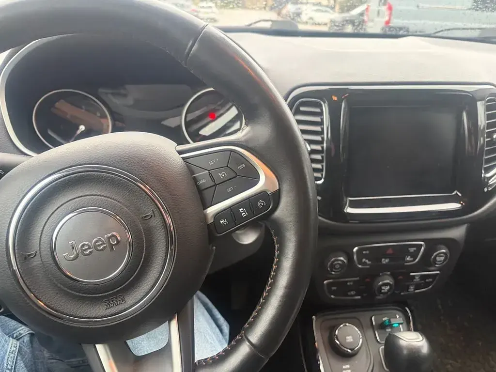 Gebraucht Jeep Compass Limited 140 PS (102 kW) 2018 Schwarz SUV