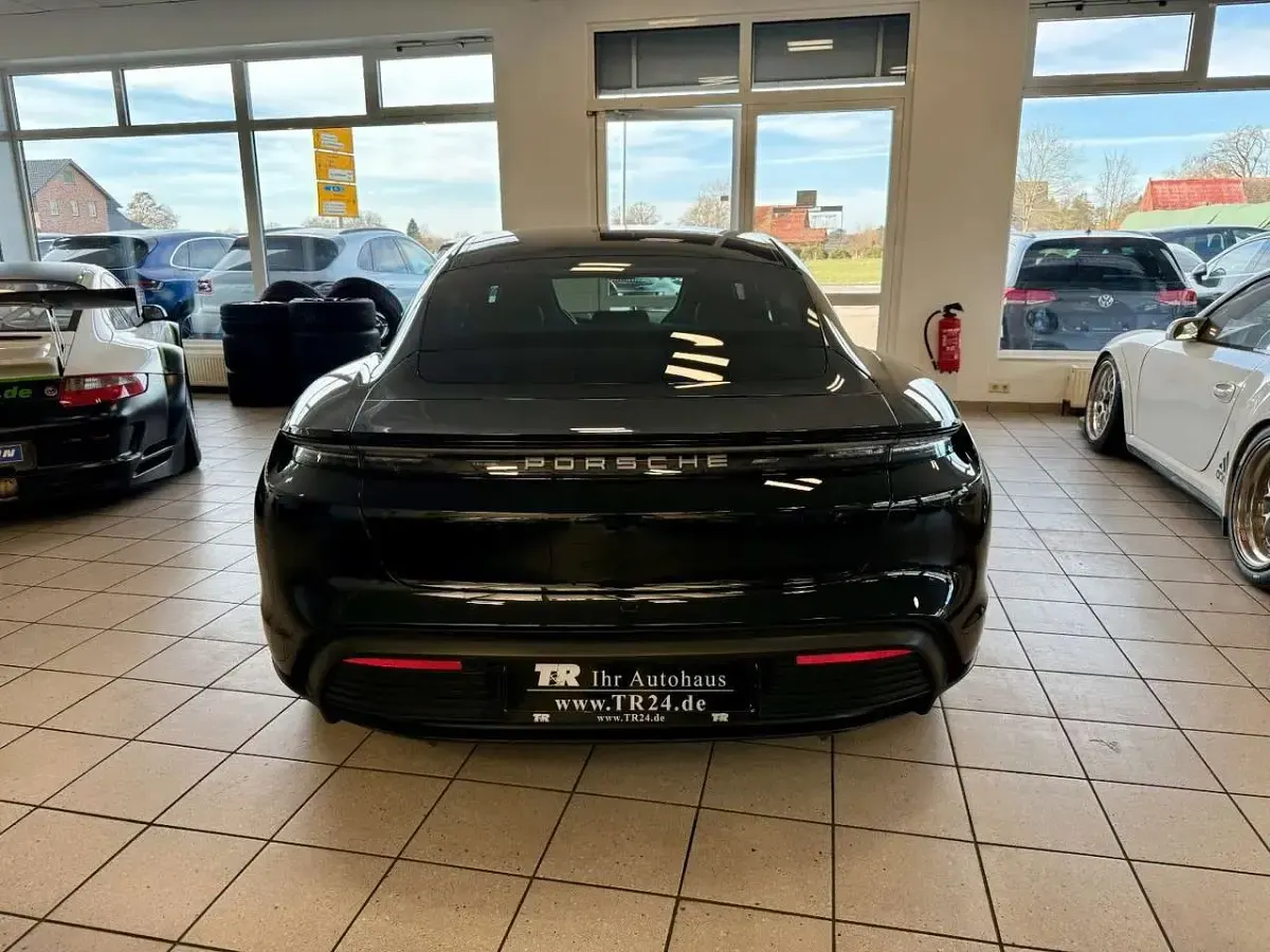 Brugt Porsche Taycan Performance Package 319 kW (435 HK) 2024 Sort Sedan