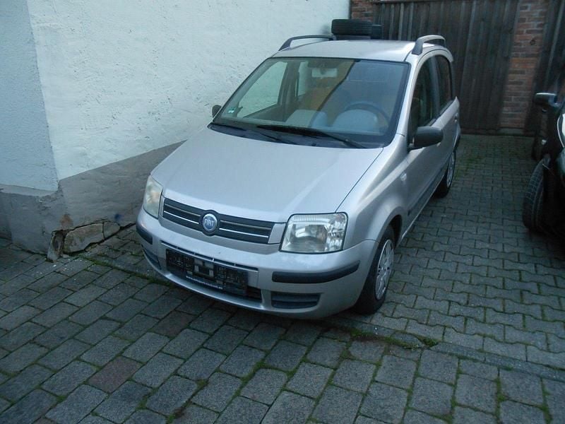 Grau Gebraucht 2004 Fiat Panda Dynamic Kleinwagen | 1.398 € (Guter Preis) - Bild 1/4