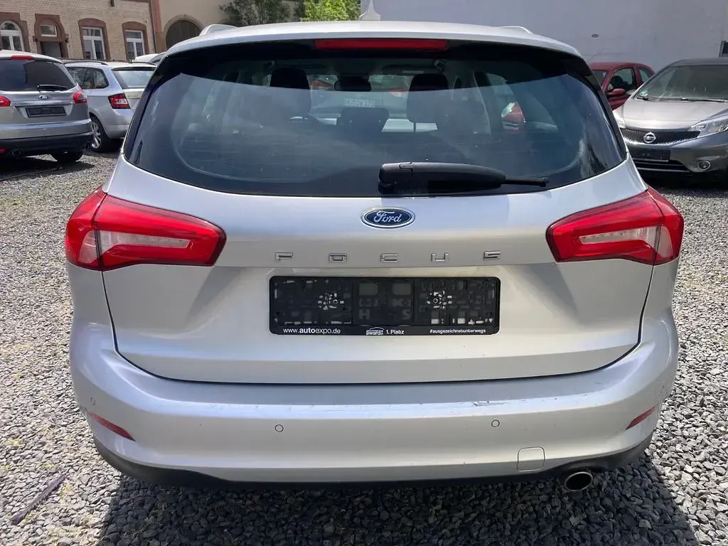 Gebraucht Ford Focus Cool & Connect 120 PS (88 kW) 2020 Silber Limousine